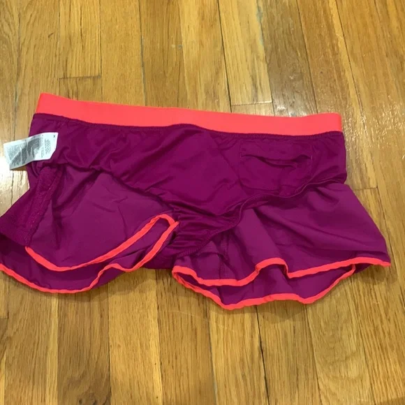 Reebok Women's Running Shorts, Size Medium - Picture 6 of 7